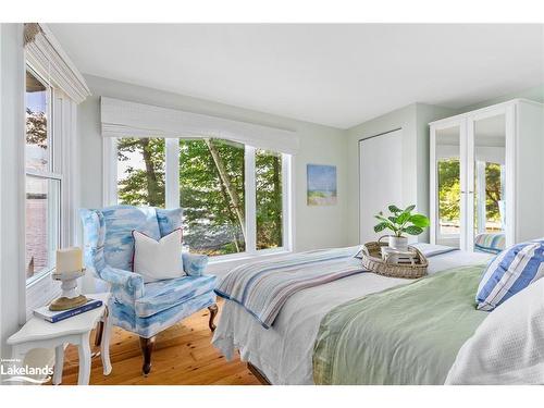 1516 Mortimer'S Point Road, Port Carling, ON - Indoor Photo Showing Bedroom