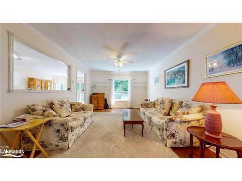 80 Downer Crescent, Wasaga Beach, ON - Indoor Photo Showing Living Room