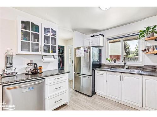 592 Tenth Street, Collingwood, ON - Indoor Photo Showing Kitchen