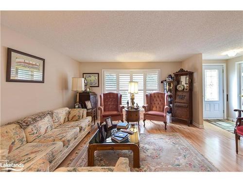 56 Tecumseth Pines Drive, New Tecumseth, ON - Indoor Photo Showing Living Room