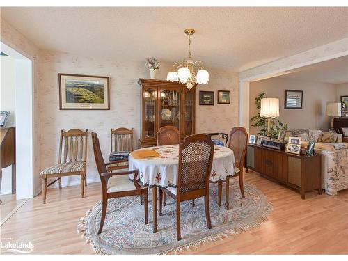 56 Tecumseth Pines Drive, New Tecumseth, ON - Indoor Photo Showing Dining Room