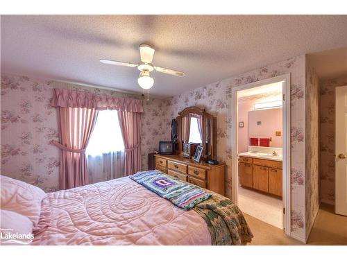 56 Tecumseth Pines Drive, New Tecumseth, ON - Indoor Photo Showing Bedroom