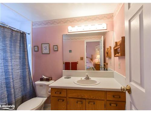 56 Tecumseth Pines Drive, New Tecumseth, ON - Indoor Photo Showing Bathroom