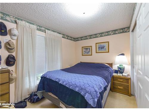 56 Tecumseth Pines Drive, New Tecumseth, ON - Indoor Photo Showing Bedroom