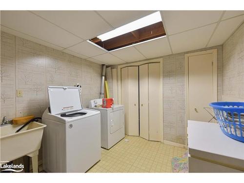 56 Tecumseth Pines Drive, New Tecumseth, ON - Indoor Photo Showing Laundry Room