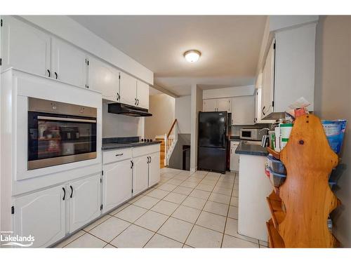 289 Hanly Street, Midland, ON - Indoor Photo Showing Kitchen