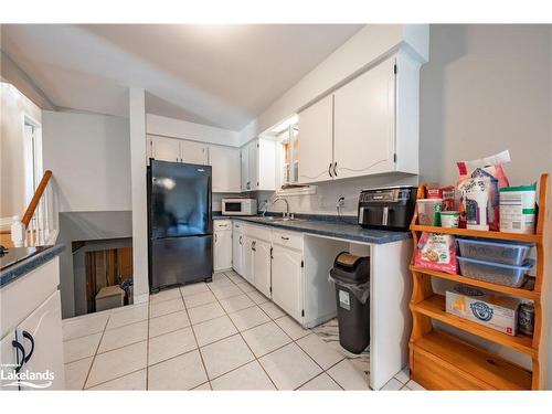 289 Hanly Street, Midland, ON - Indoor Photo Showing Kitchen