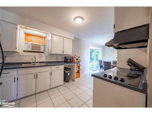 289 Hanly Street, Midland, ON - Indoor Photo Showing Kitchen With Double Sink