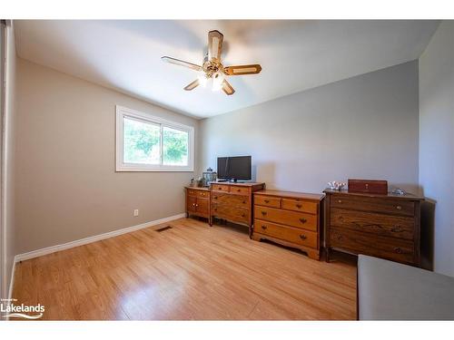 289 Hanly Street, Midland, ON - Indoor Photo Showing Bedroom