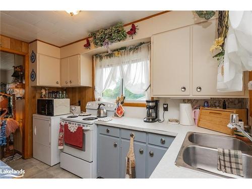 11643 522 Highway, Port Loring, ON - Indoor Photo Showing Kitchen With Double Sink