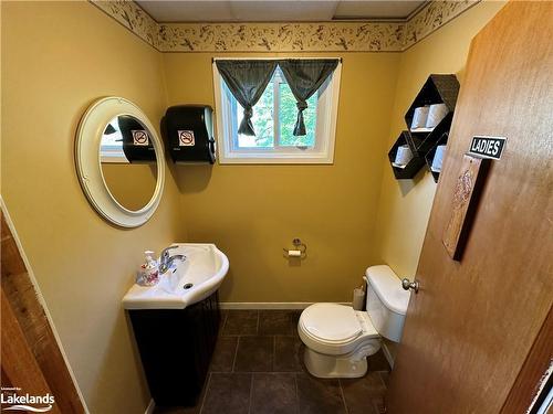 11643 522 Highway, Port Loring, ON - Indoor Photo Showing Bathroom