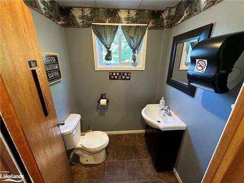 11643 522 Highway, Port Loring, ON - Indoor Photo Showing Bathroom