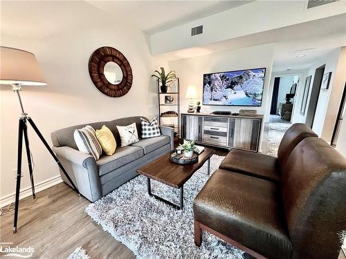 2621 Grandview Forest Glen Drive, Huntsville, ON - Indoor Photo Showing Living Room