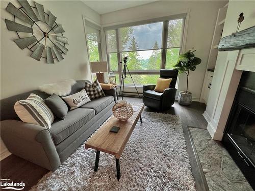 2621 Grandview Forest Glen Drive, Huntsville, ON - Indoor Photo Showing Living Room With Fireplace