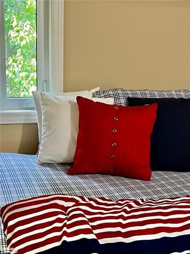 2621 Grandview Forest Glen Drive, Huntsville, ON - Indoor Photo Showing Bedroom