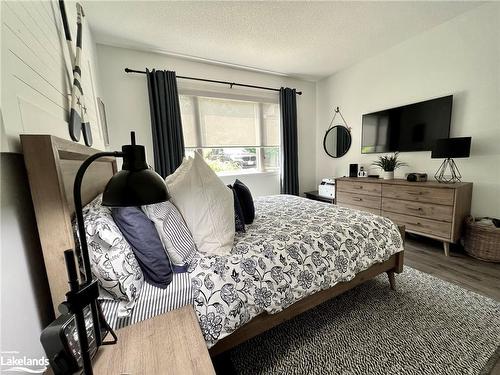 2621 Grandview Forest Glen Drive, Huntsville, ON - Indoor Photo Showing Bedroom