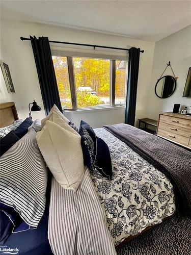 2621 Grandview Forest Glen Drive, Huntsville, ON - Indoor Photo Showing Bedroom