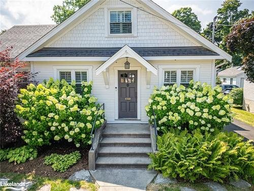 318 Maple Street, Collingwood, ON - Outdoor With Facade