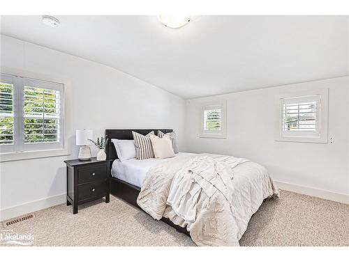 318 Maple Street, Collingwood, ON - Indoor Photo Showing Bedroom