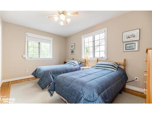 1870 Shore Lane, Wasaga Beach, ON - Indoor Photo Showing Bedroom