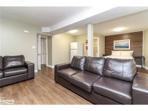 106 Birch View Trail, The Blue Mountains, ON - Indoor Photo Showing Living Room