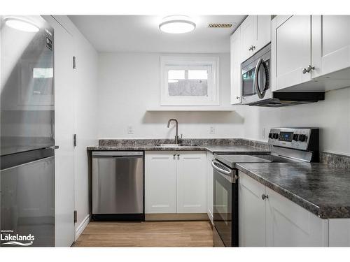 622 Oak Street, Collingwood, ON - Indoor Photo Showing Kitchen