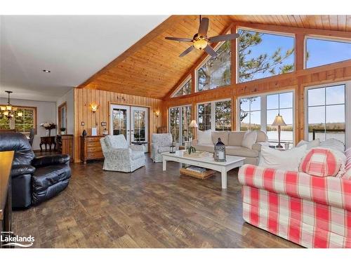 89 Mclennan Lane, Parry Sound, ON - Indoor Photo Showing Living Room