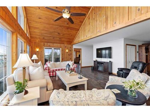 89 Mclennan Lane, Parry Sound, ON - Indoor Photo Showing Living Room