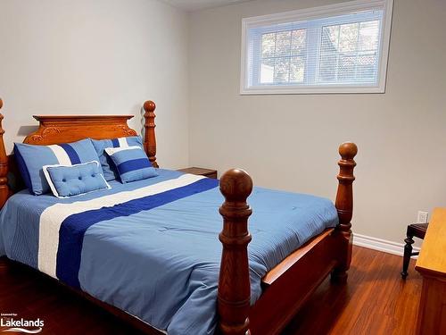 48 Idlewood Drive, Wasaga Beach, ON - Indoor Photo Showing Bedroom