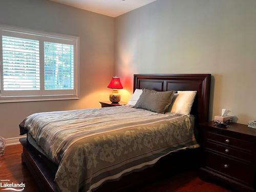 48 Idlewood Drive, Wasaga Beach, ON - Indoor Photo Showing Bedroom