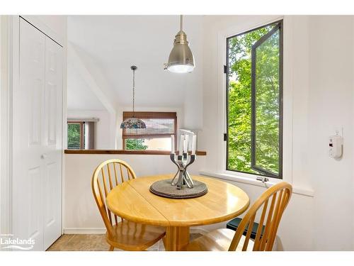 199A Sugar Lake Road, Seguin, ON - Indoor Photo Showing Dining Room