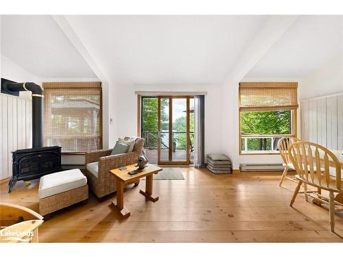 199A Sugar Lake Road, Seguin, ON - Indoor Photo Showing Living Room