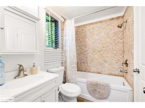 199A Sugar Lake Road, Seguin, ON - Indoor Photo Showing Bathroom