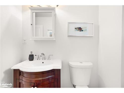 199A Sugar Lake Road, Seguin, ON - Indoor Photo Showing Bathroom