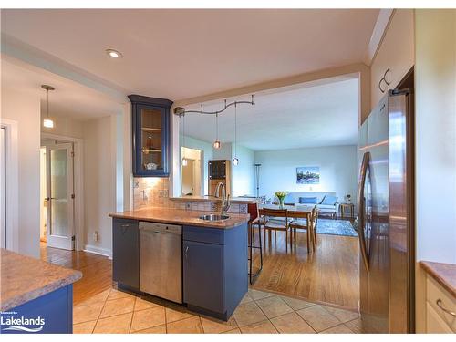 365 Macisaac Drive, Orillia, ON - Indoor Photo Showing Kitchen