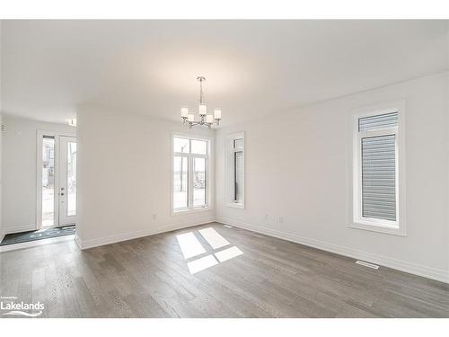 3 Rosanne Circle, Wasaga Beach, ON - Indoor Photo Showing Other Room