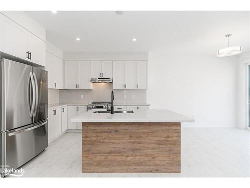 3 Rosanne Circle, Wasaga Beach, ON - Indoor Photo Showing Kitchen With Double Sink