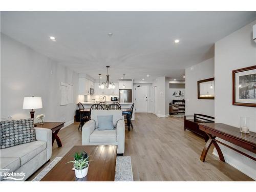 305-200 Anglo Street, Bracebridge, ON - Indoor Photo Showing Living Room