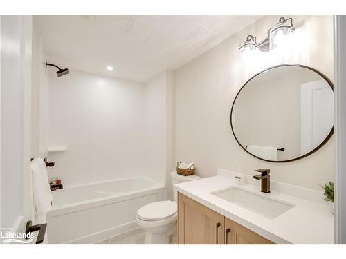 304-200 Anglo Street, Bracebridge, ON - Indoor Photo Showing Bathroom