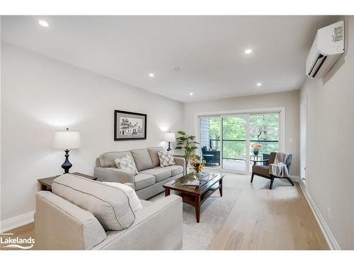 304-200 Anglo Street, Bracebridge, ON - Indoor Photo Showing Living Room