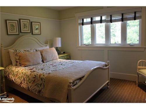 Elm  Wk 2-1020 Birchglen Road, Baysville, ON - Indoor Photo Showing Bedroom