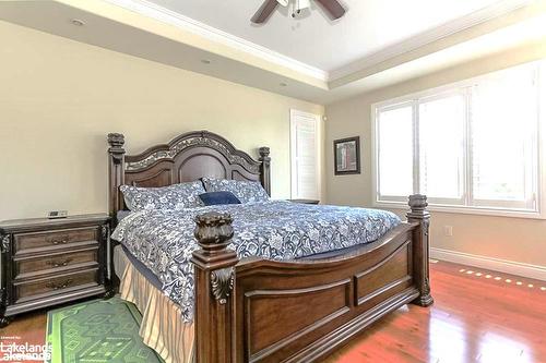 16 Wasaga Sands Drive, Wasaga Beach, ON - Indoor Photo Showing Bedroom