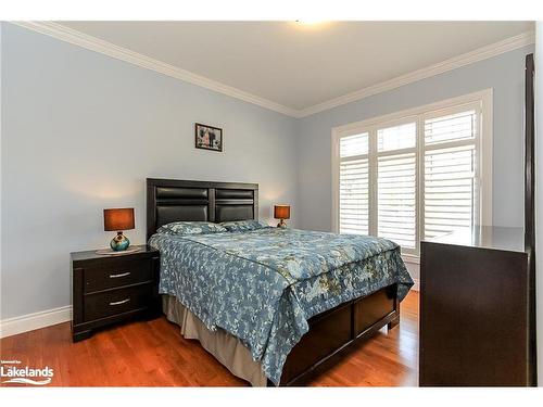 16 Wasaga Sands Drive, Wasaga Beach, ON - Indoor Photo Showing Bedroom