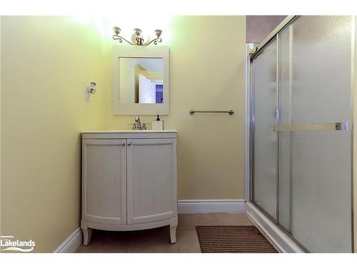 16 Wasaga Sands Drive, Wasaga Beach, ON - Indoor Photo Showing Bathroom