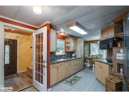 399 Otter Lake Road, Huntsville, ON - Indoor Photo Showing Kitchen With Double Sink