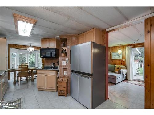 399 Otter Lake Road, Huntsville, ON - Indoor Photo Showing Kitchen