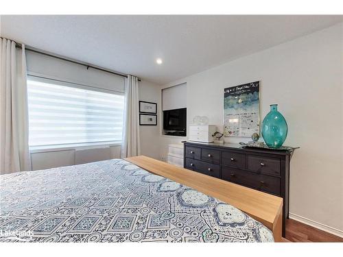 62 Green Briar Drive, Collingwood, ON - Indoor Photo Showing Bedroom