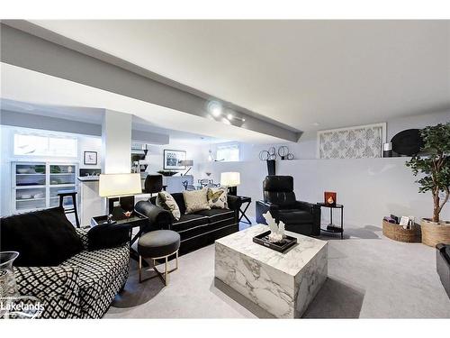 62 Green Briar Drive, Collingwood, ON - Indoor Photo Showing Living Room