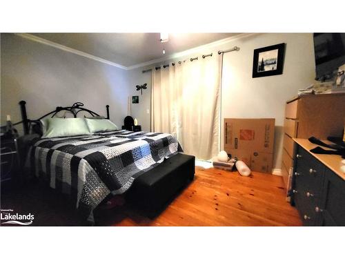 35 Lorne St Street S, Huntsville, ON - Indoor Photo Showing Bedroom