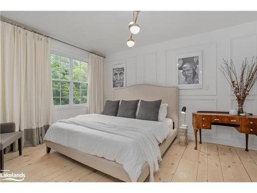 39 Deerfoot Trail, Huntsville, ON - Indoor Photo Showing Bedroom